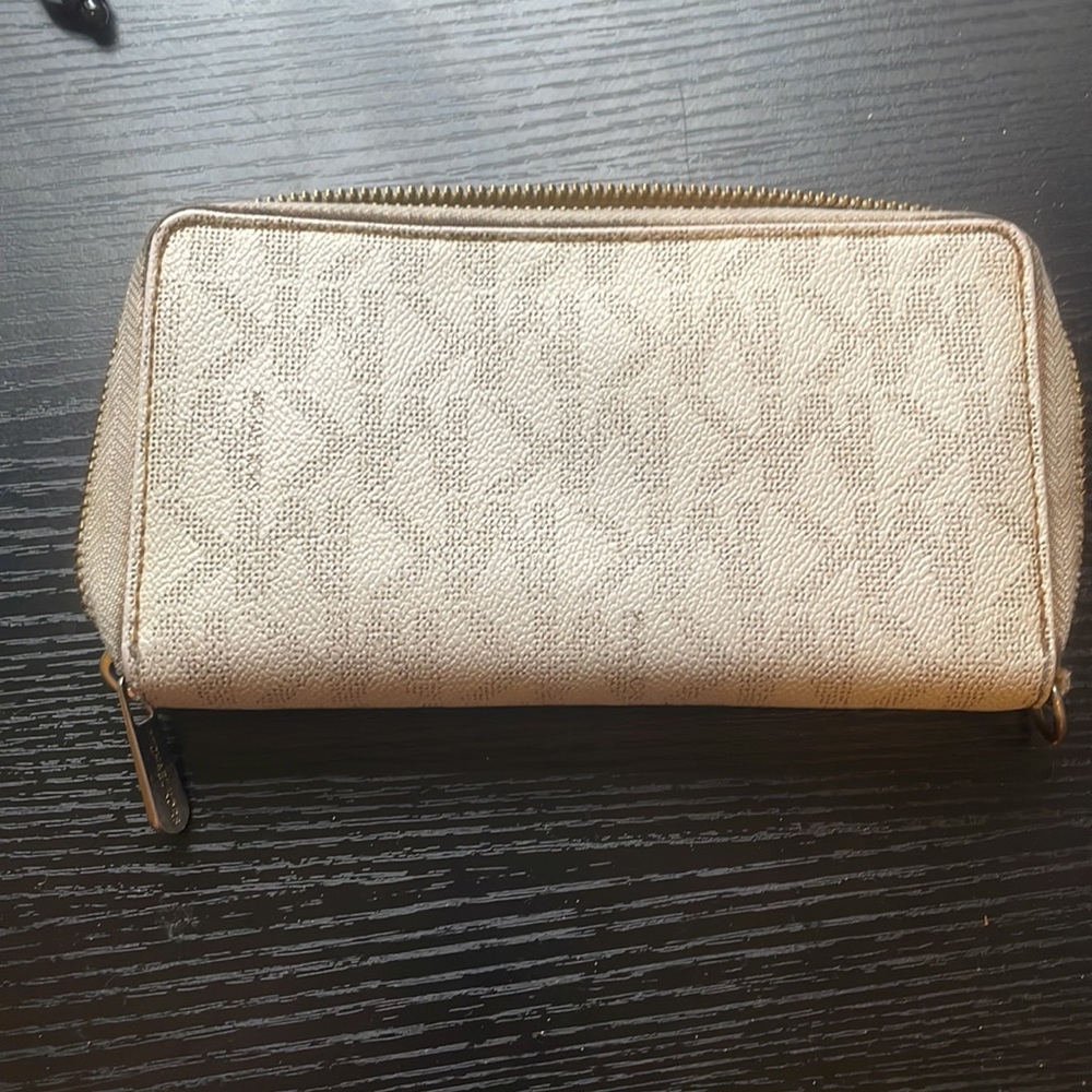 Michael Kors Wallet - Picture 3 of 3